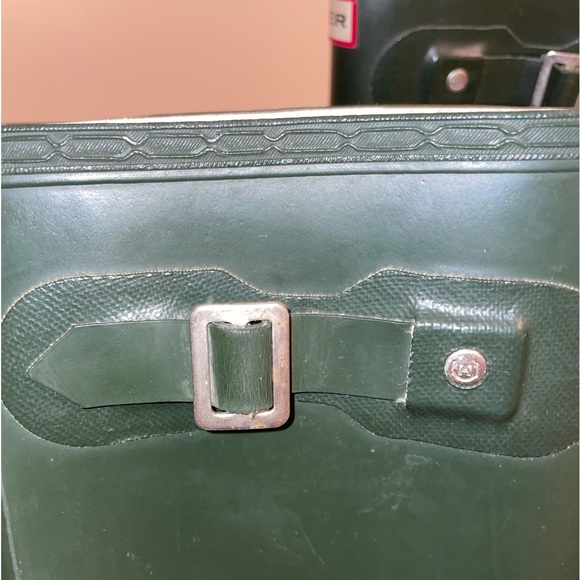 Green Hunter Rain Boots - Picture 9 of 11